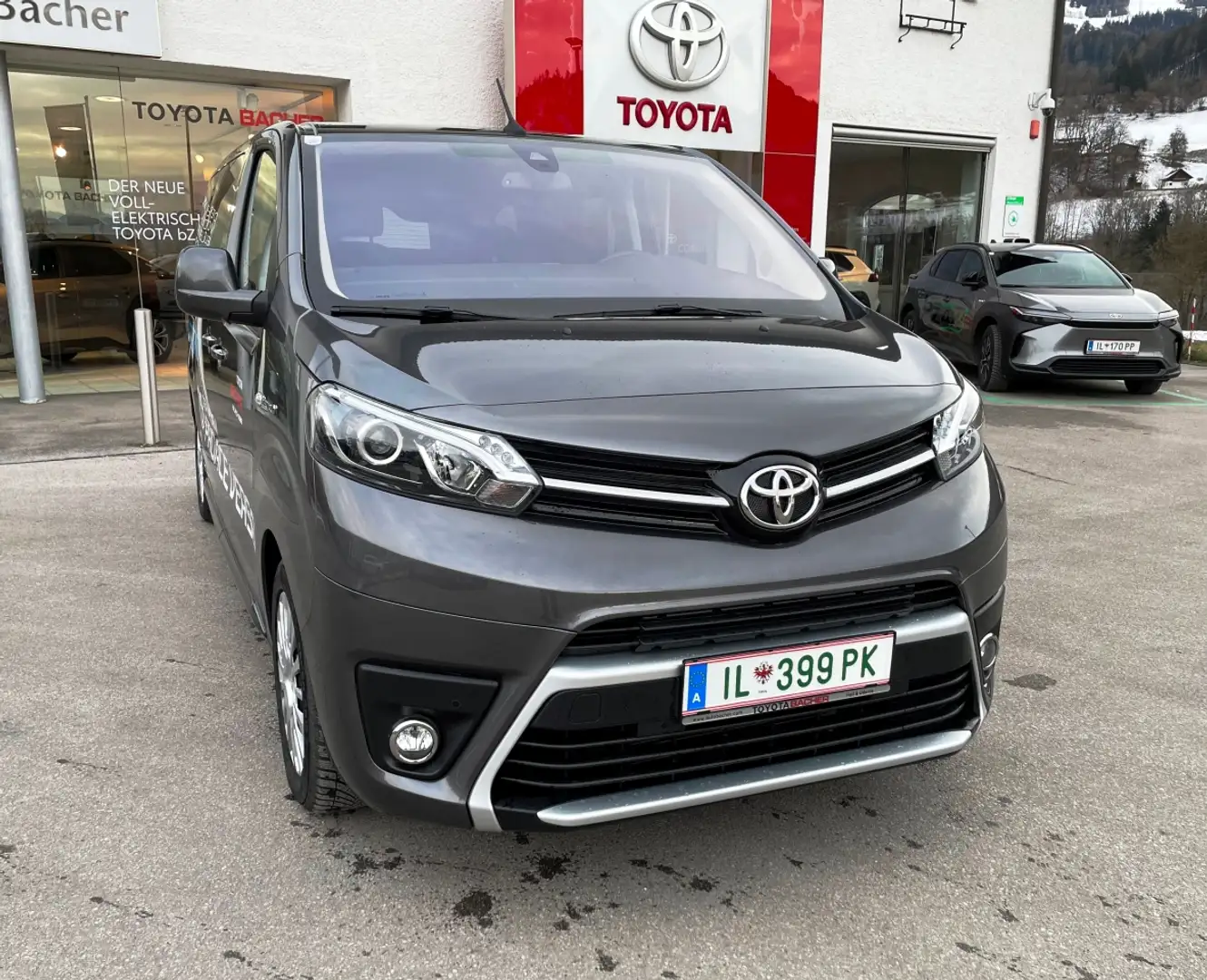 Toyota Proace Verso Electric Family+ medium, 75 kWh Schwarz - 2