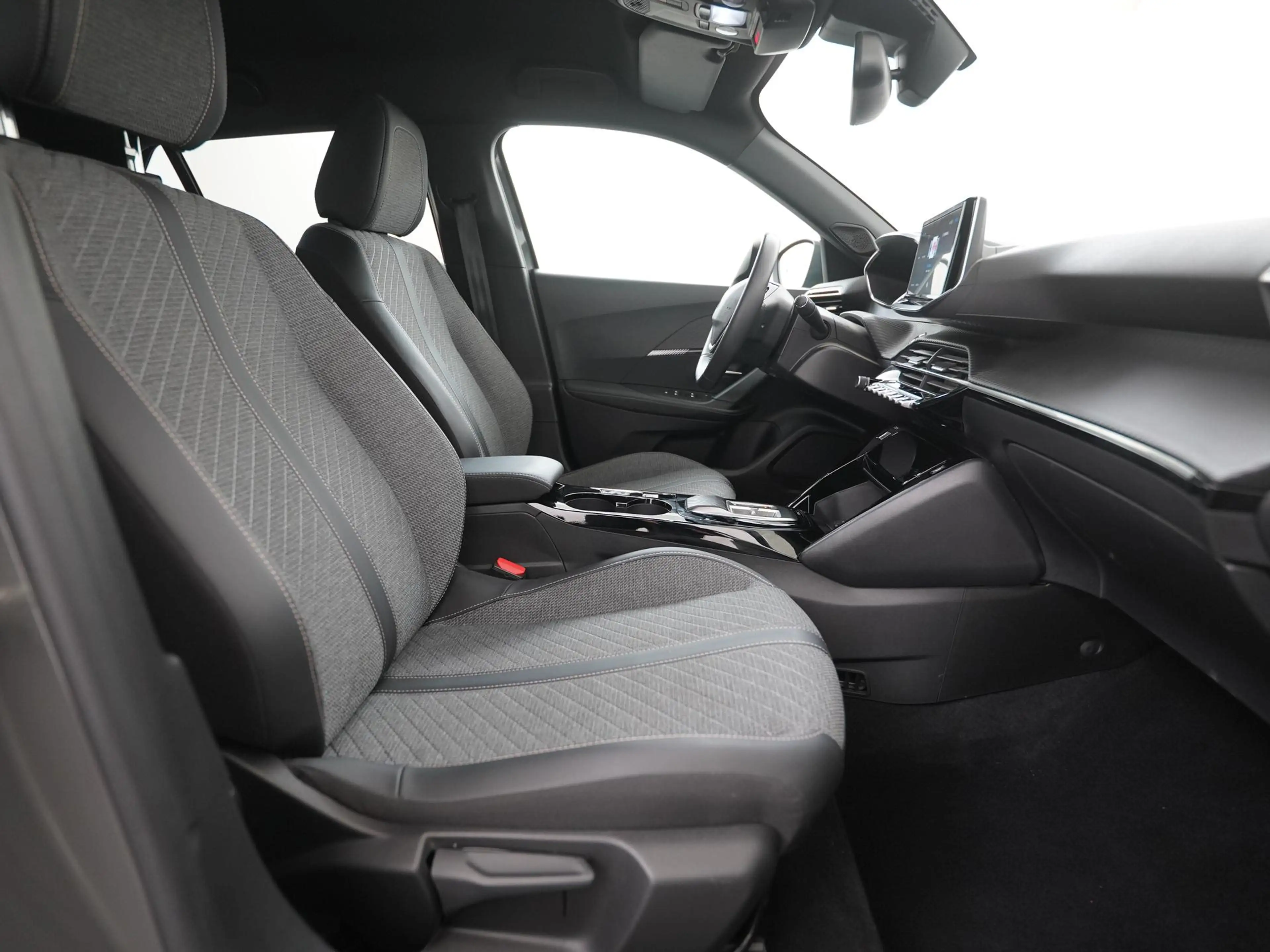 Peugeot e-2008 EV Allure 54 kWh | SOH 96% | 3 Fase | Zondag Open! — photo 3