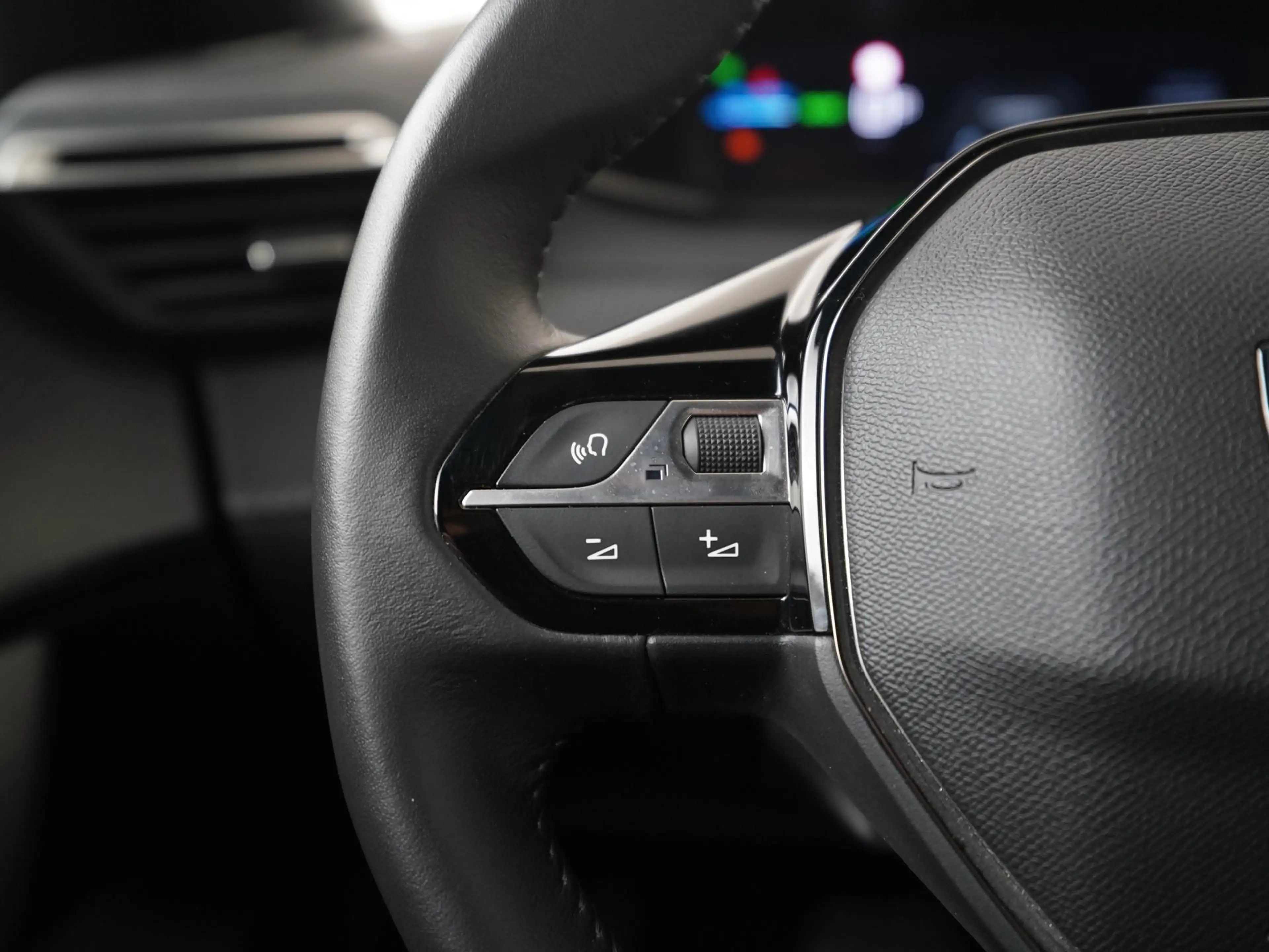 Peugeot e-2008 EV Allure 54 kWh | SOH 96% | 3 Fase | Zondag Open! — photo 8