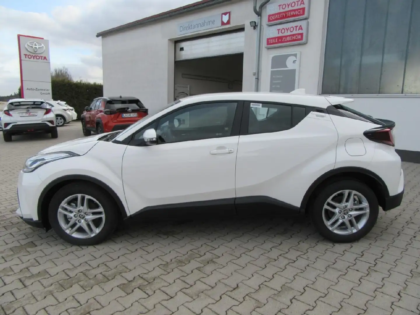 Toyota C-HR Hybrid Flow Weiß - 2