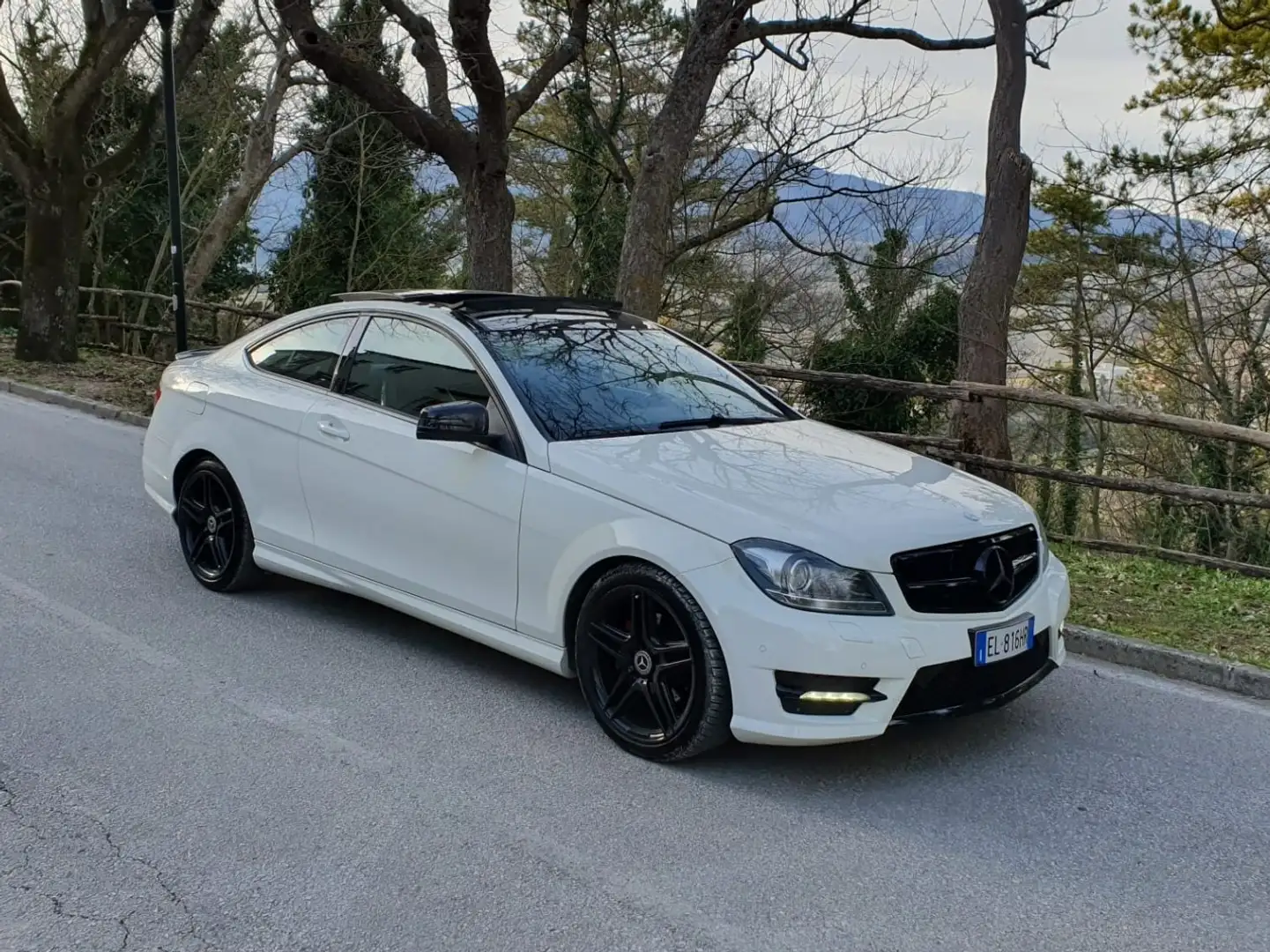 Mercedes-Benz C 220 Coupe cdi (be) Avantgarde - 1