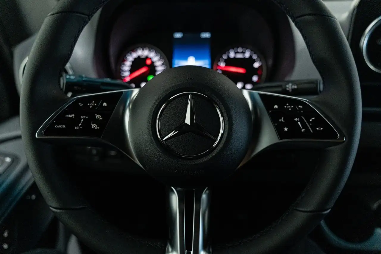 Mercedes-Benz Sprinter снимка Mercedes-Benz Sprinter