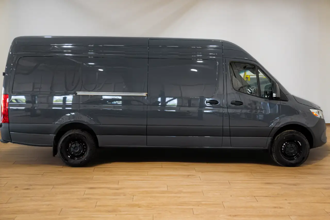 Mercedes-Benz Sprinter снимка Mercedes-Benz Sprinter