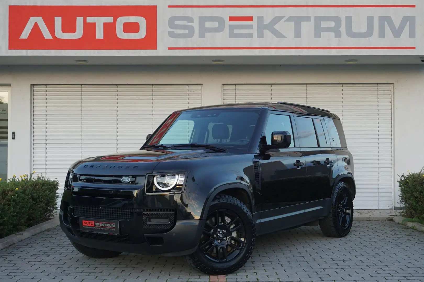 Land Rover Defender 110 P400e PHEV AWD S | € 581 mtl | AHK | Garantie Noir - 1
