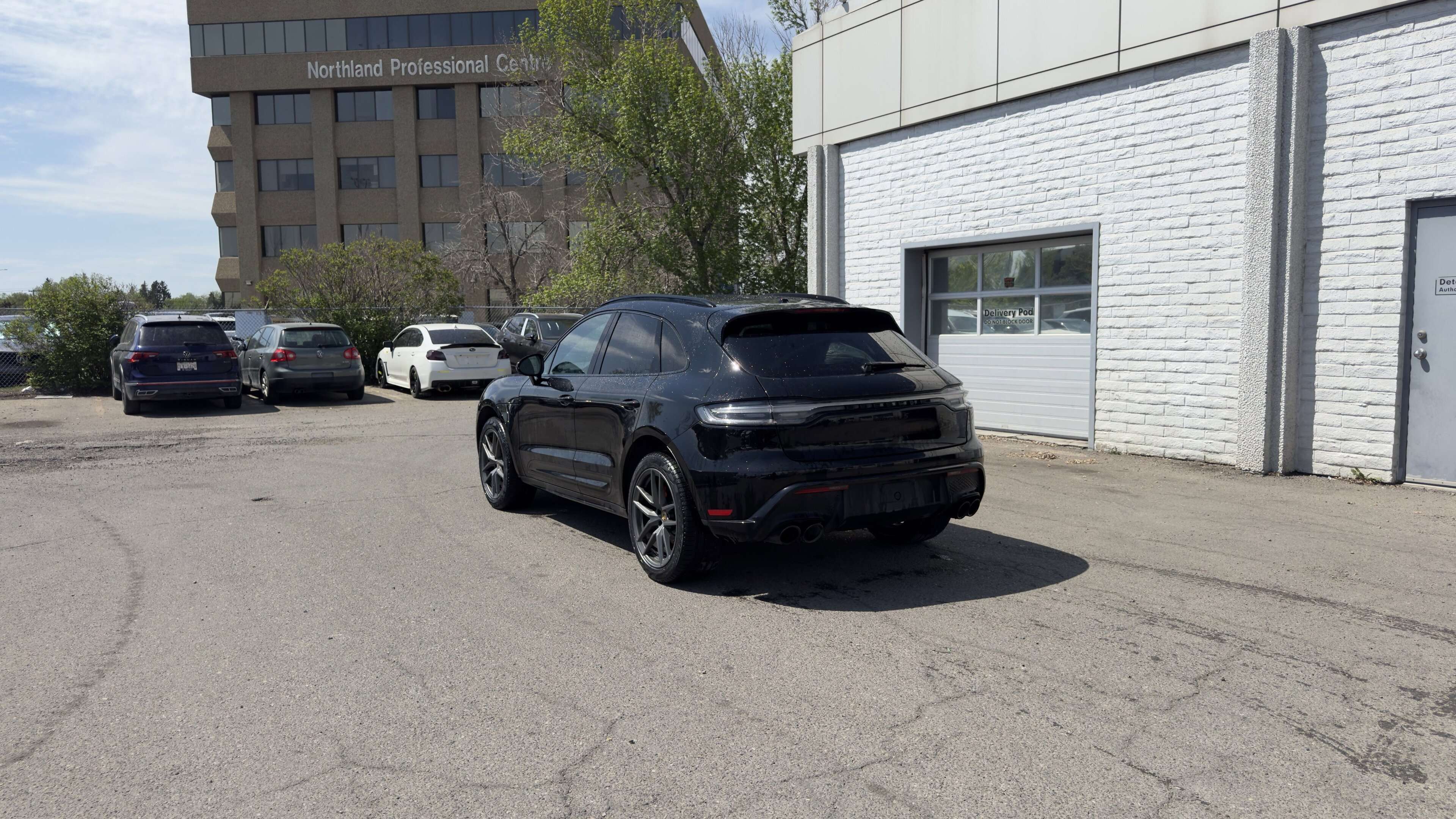 2023 Porsche Macan S | NEW TIRES | NEW FRONT BRAKE PADS alt 3