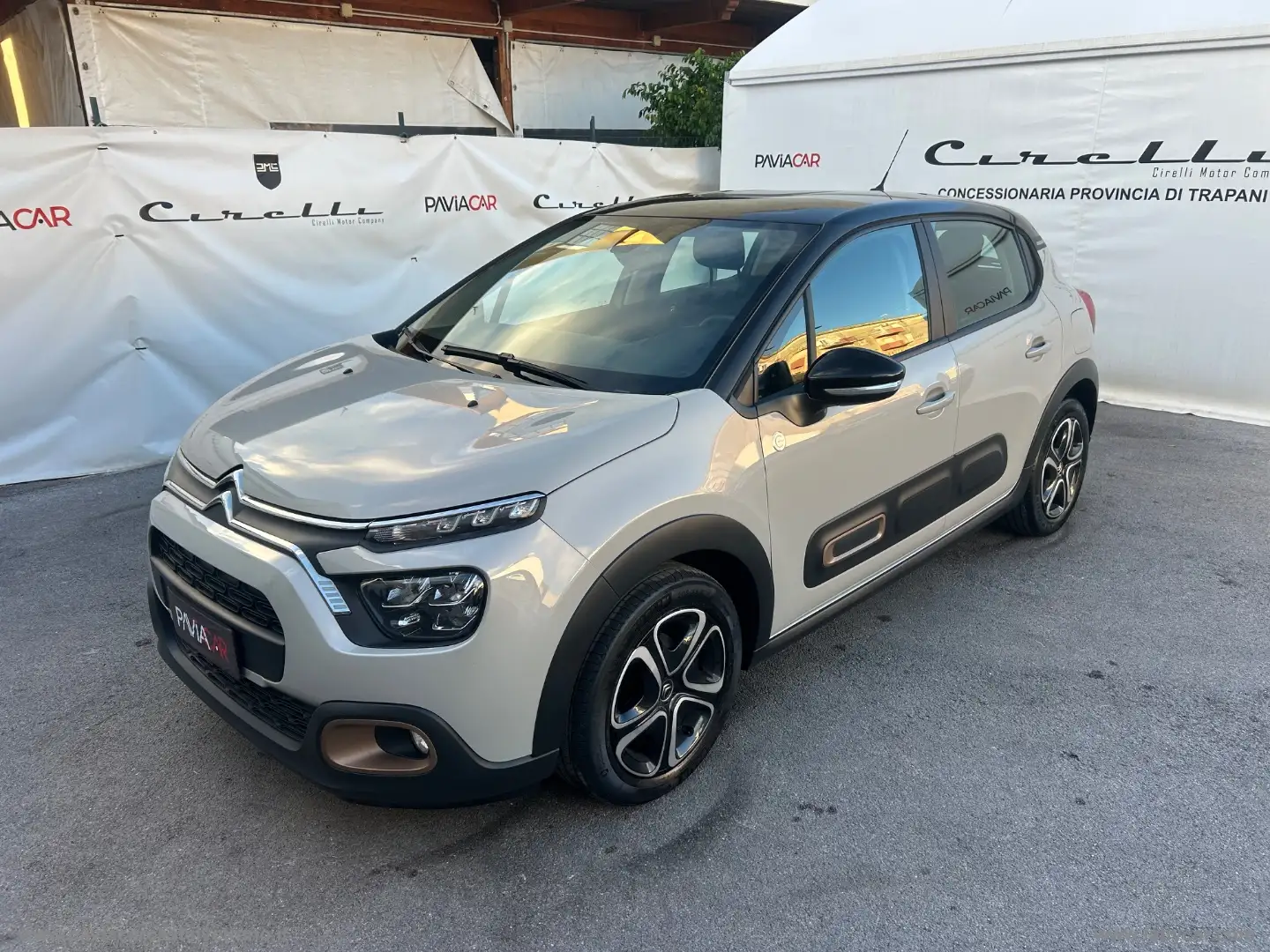 Citroen C3 BlueHDi 100 S&S Shine Grau - 1
