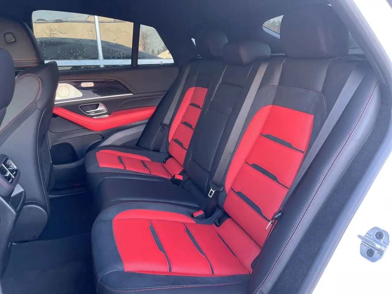 Mercedes-Benz GLE снимка Mercedes-Benz GLE