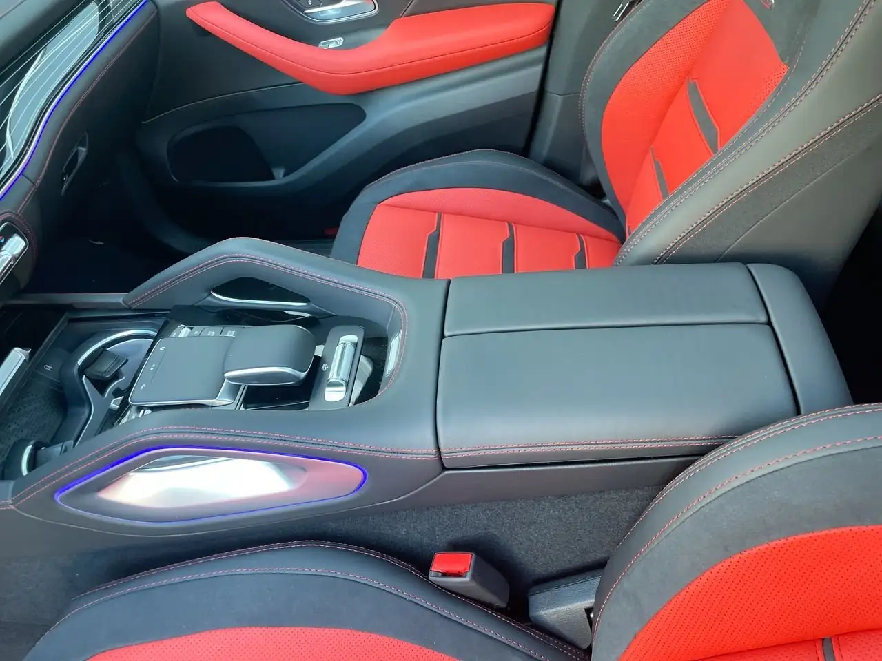 Mercedes-Benz GLE снимка Mercedes-Benz GLE