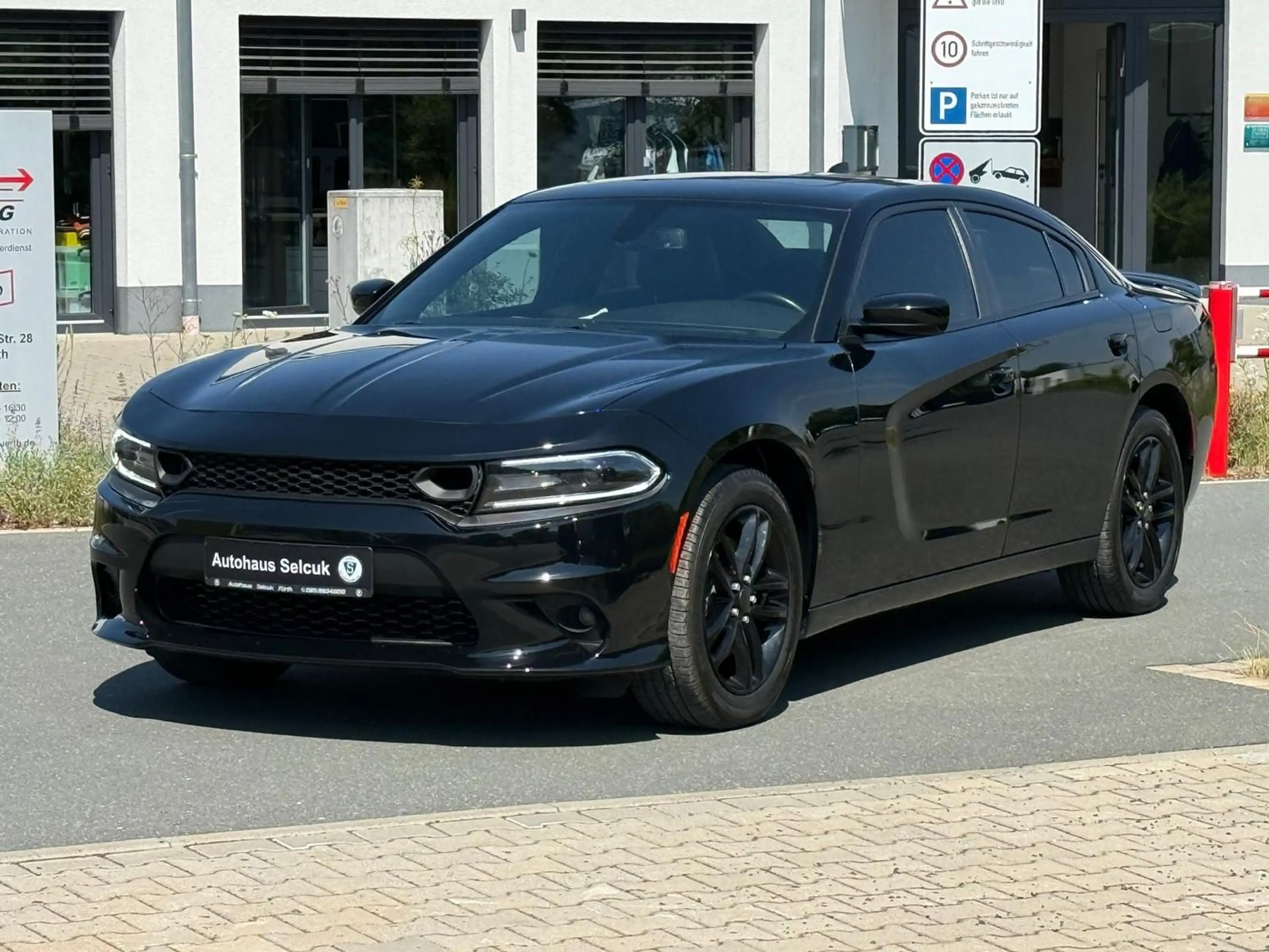 Dodge Charger 3,6 V6 SXT *SHZ*Leder.*Navi*4x4*Glasdach* — photo 2