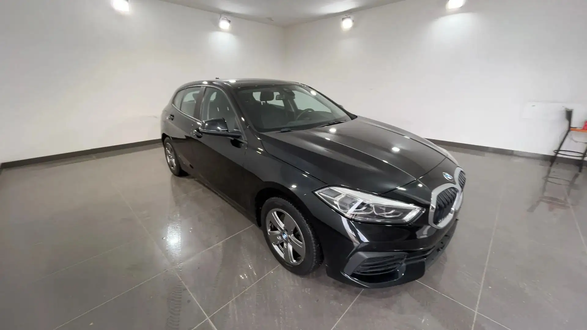 BMW 116 Serie 1 Berlina 116d Advantage Чорний - 1