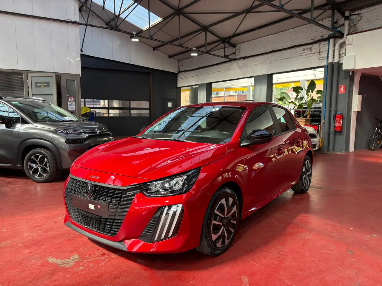 Peugeot 208 208