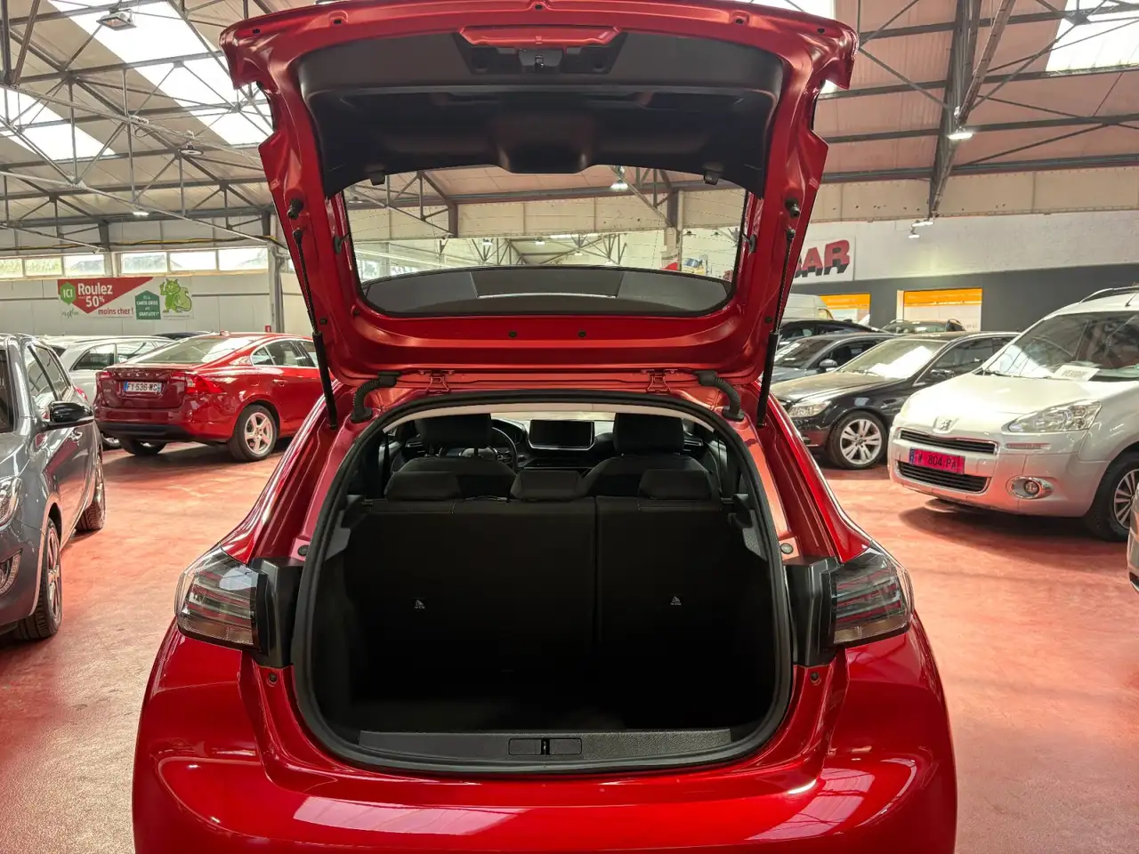 Peugeot 208 208 — photo 15