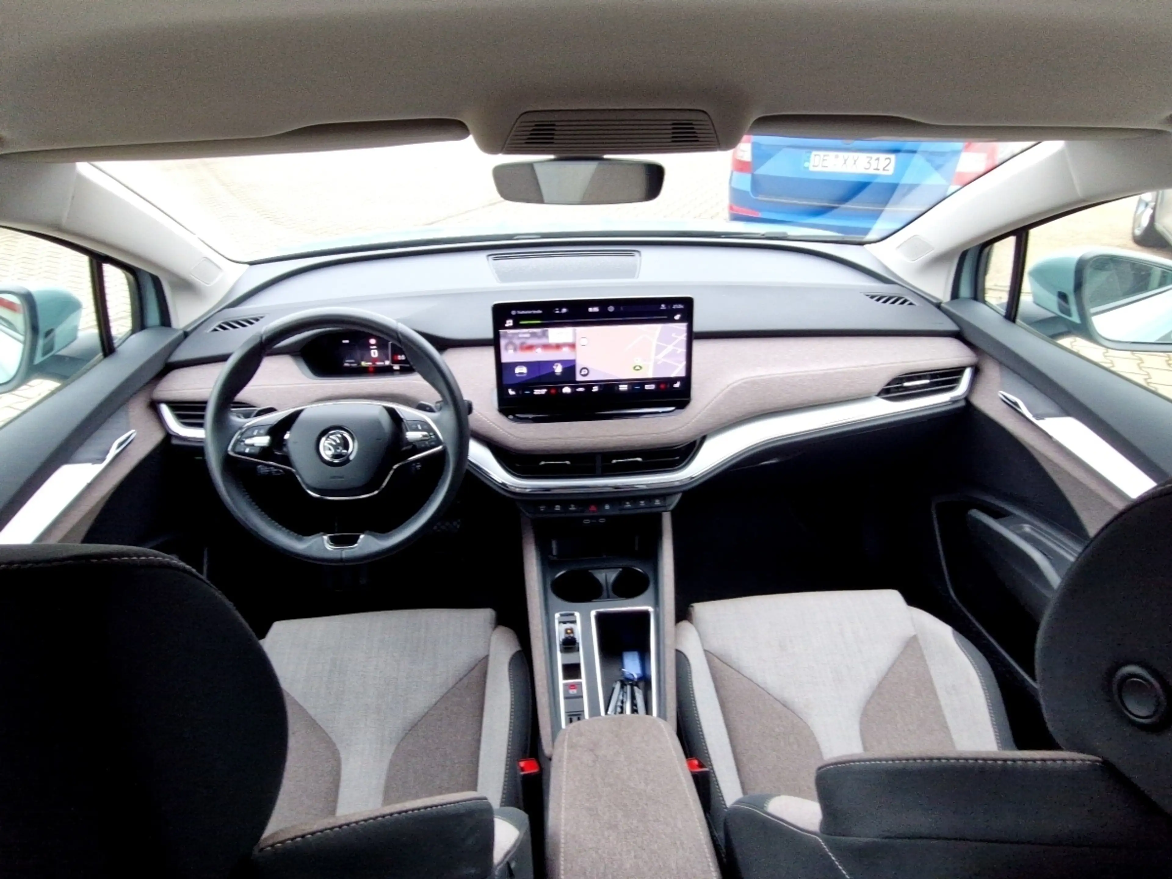 Skoda Enyaq 60 Lodge Matrix Navi AHK Sitzhzg Klimaautoma — photo 10
