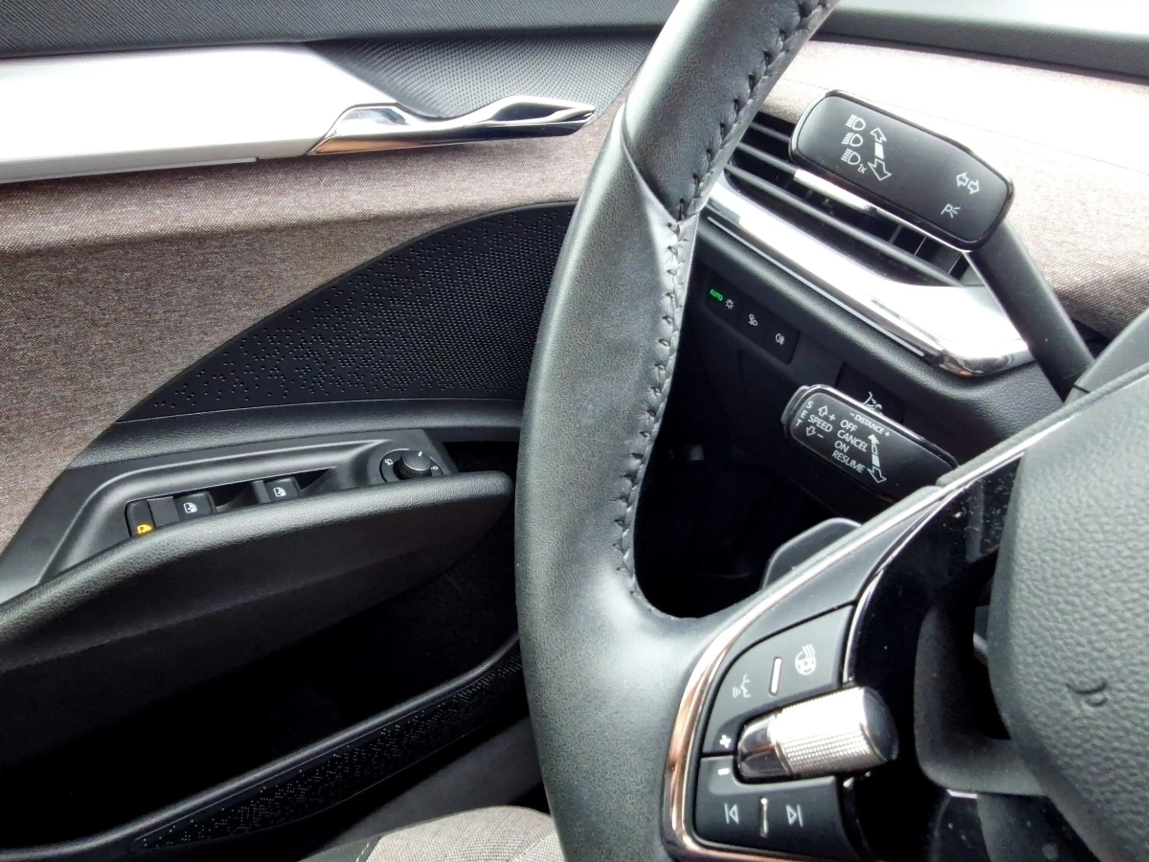 Skoda Enyaq 60 Lodge Matrix Navi AHK Sitzhzg Klimaautoma — photo 13