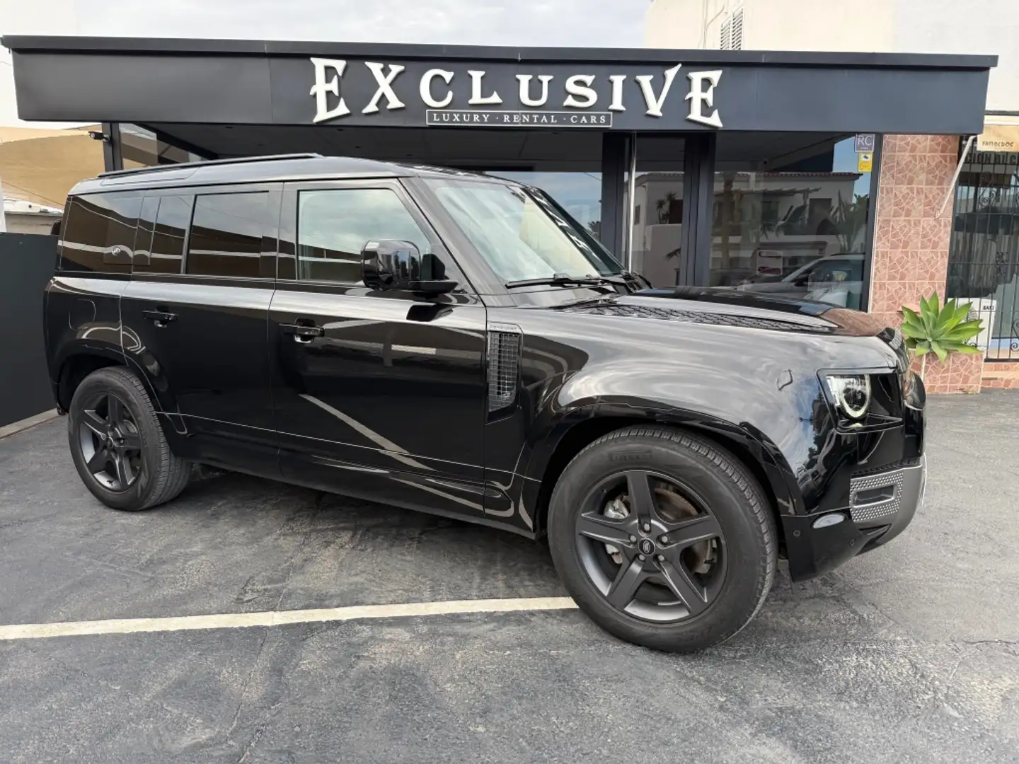 Land Rover Defender 110 3.0D l6 MHEV X-Dynamic SE AWD Aut. 250 Negro - 1