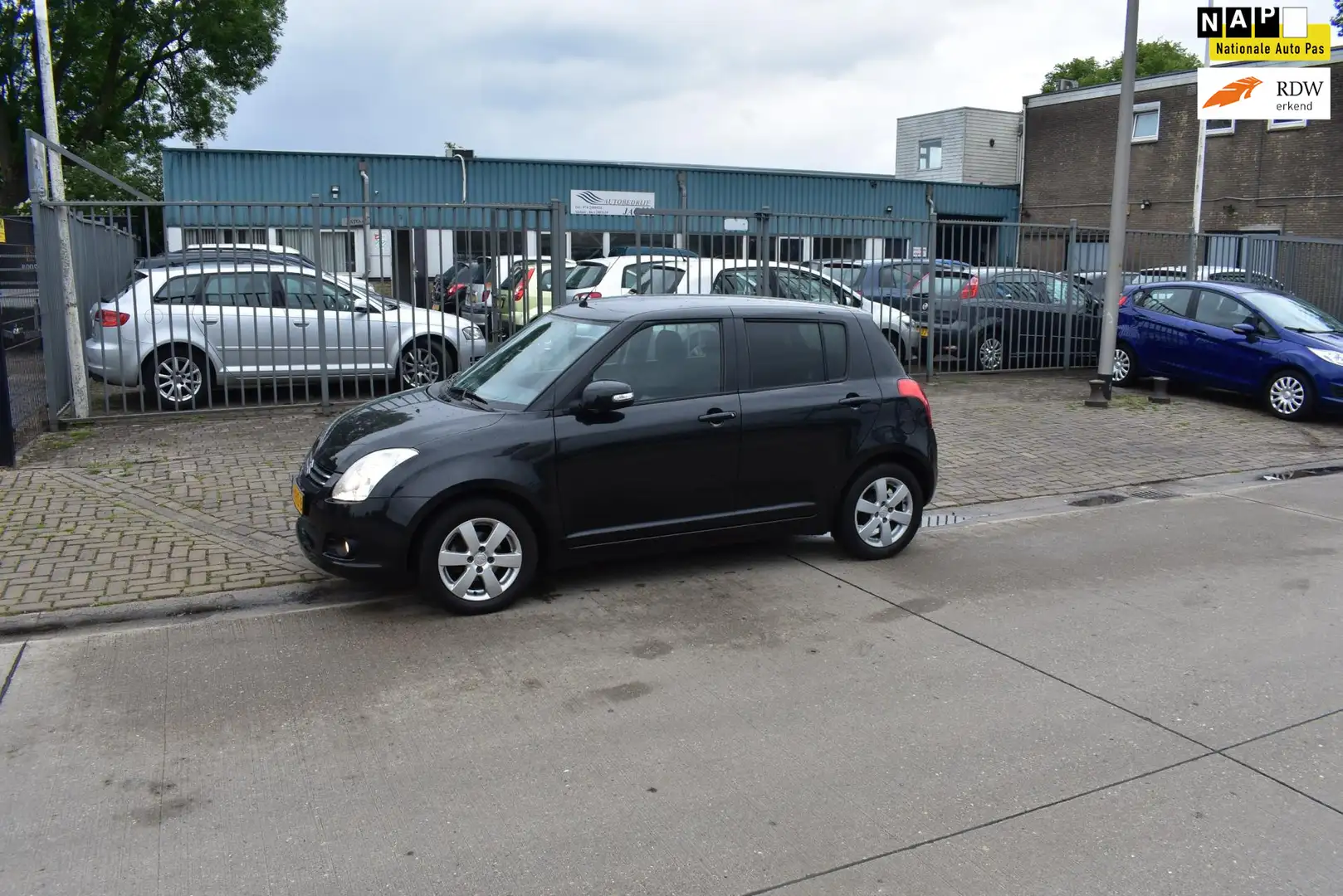 Suzuki Swift 1.3 Limited Negru - 1
