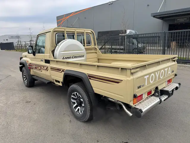 Toyota Land Cruiser GRJ 79 SC Aut. LX-Z FaceLift SOFORT Ansicht 3
