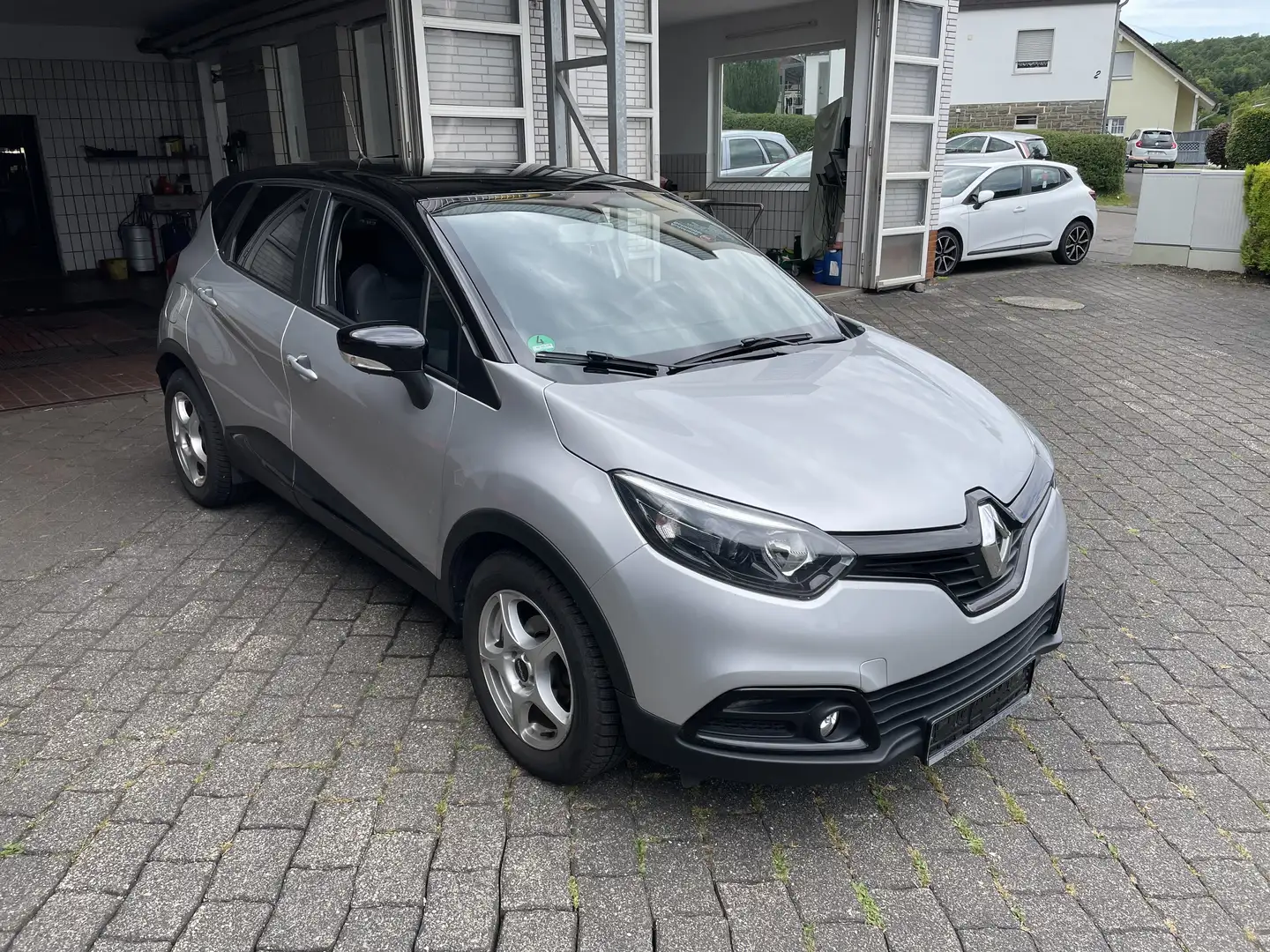 Renault Captur ENERGY TCe 90 Dynamique Silber - 1