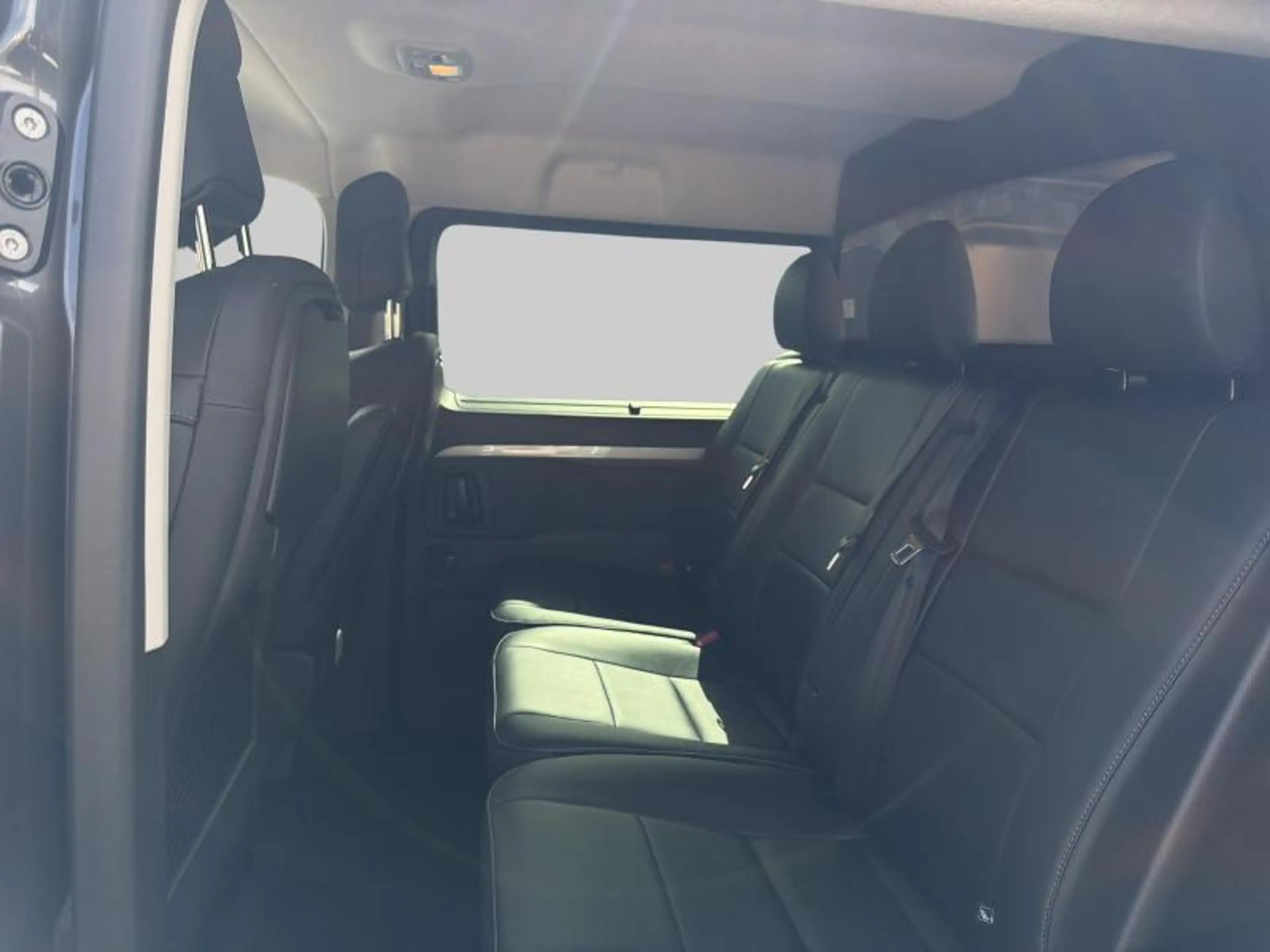 Peugeot Expert IV Premium — photo 12