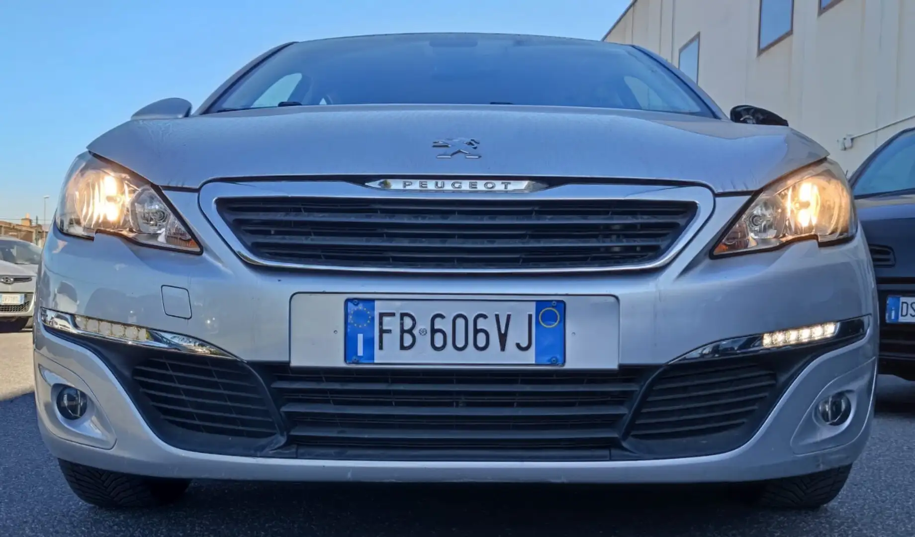 Peugeot 308 BlueHDi 120 S&S SW Business Argento - 2