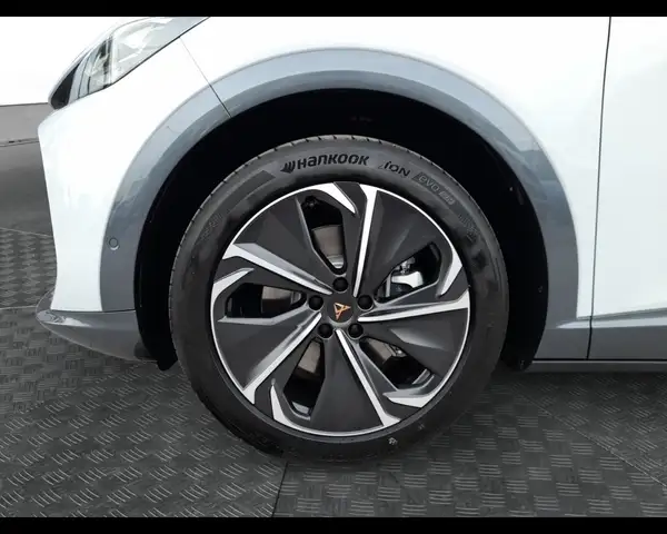 Cupra Tavascan view 14