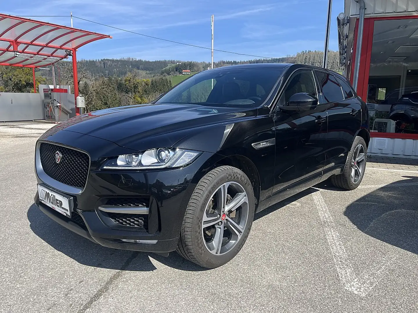 Jaguar F-Pace 20d AWD R-Sport Aut. Schwarz - 1