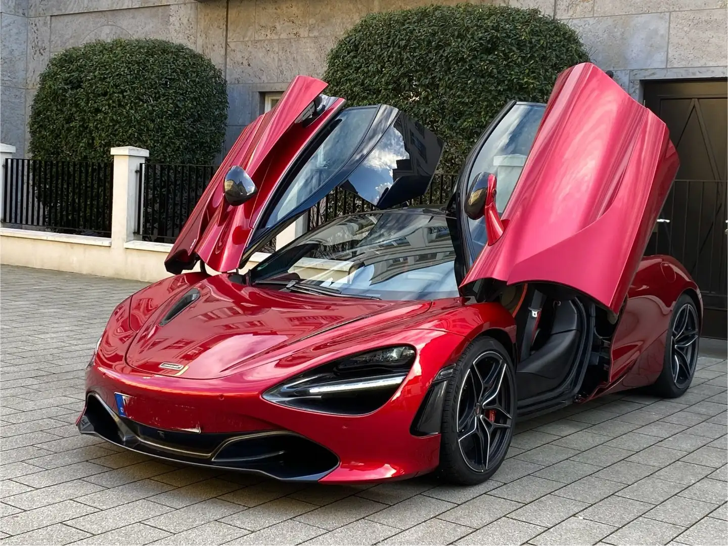 McLaren 720S LAUNCH Edition Nur +11500 Km+ Red - 2