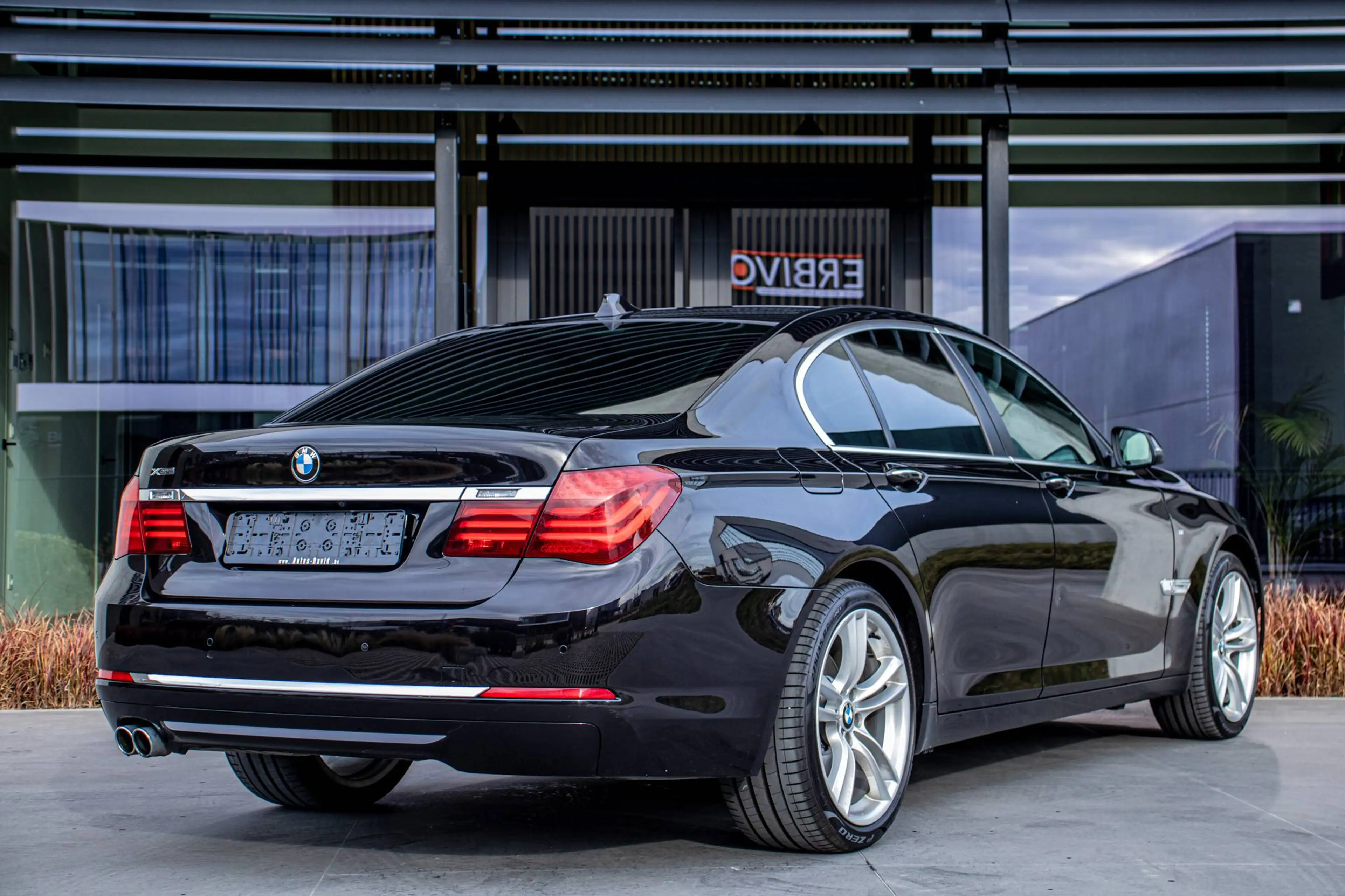 BMW 730 d Xdrive M-Pack / SOFTCLOSE / ZETELVERWARMING / OPEN DAK / KEYLESS GO / 4X4 / CAMERA / STUURWIELVERWARMING ! — photo 8