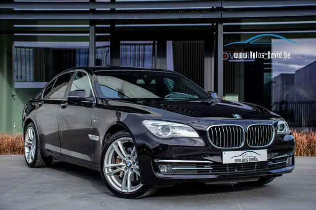 BMW 730 d Xdrive M-Pack / SOFTCLOSE / ZETELVERWARMING / OPEN DAK / KEYLESS GO / 4X4 / CAMERA / STUURWIELVERWARMING !