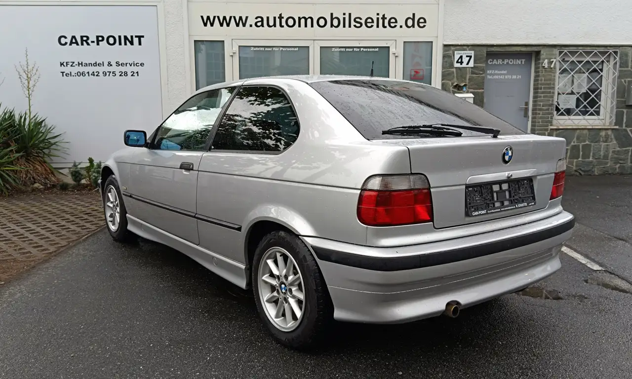 BMW 316 i Comp Exclusiv Edition*KLIMA*LEDER*AUTOMATIK, foto 3