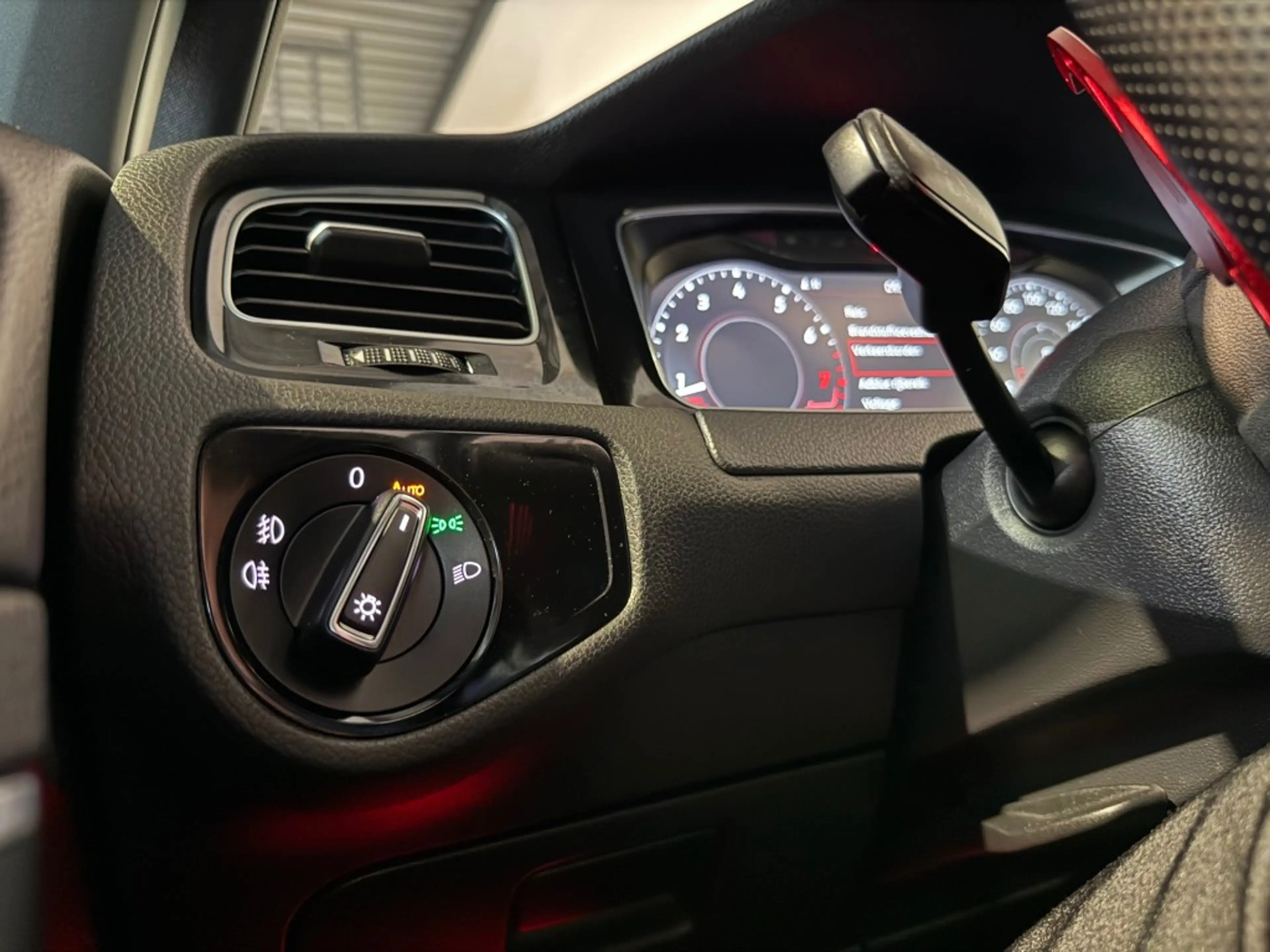 Volkswagen Golf GTI 2.0 TSI GTI PERF. l BOMVOL l PANO l VIRTUAL l DYNE — photo 37