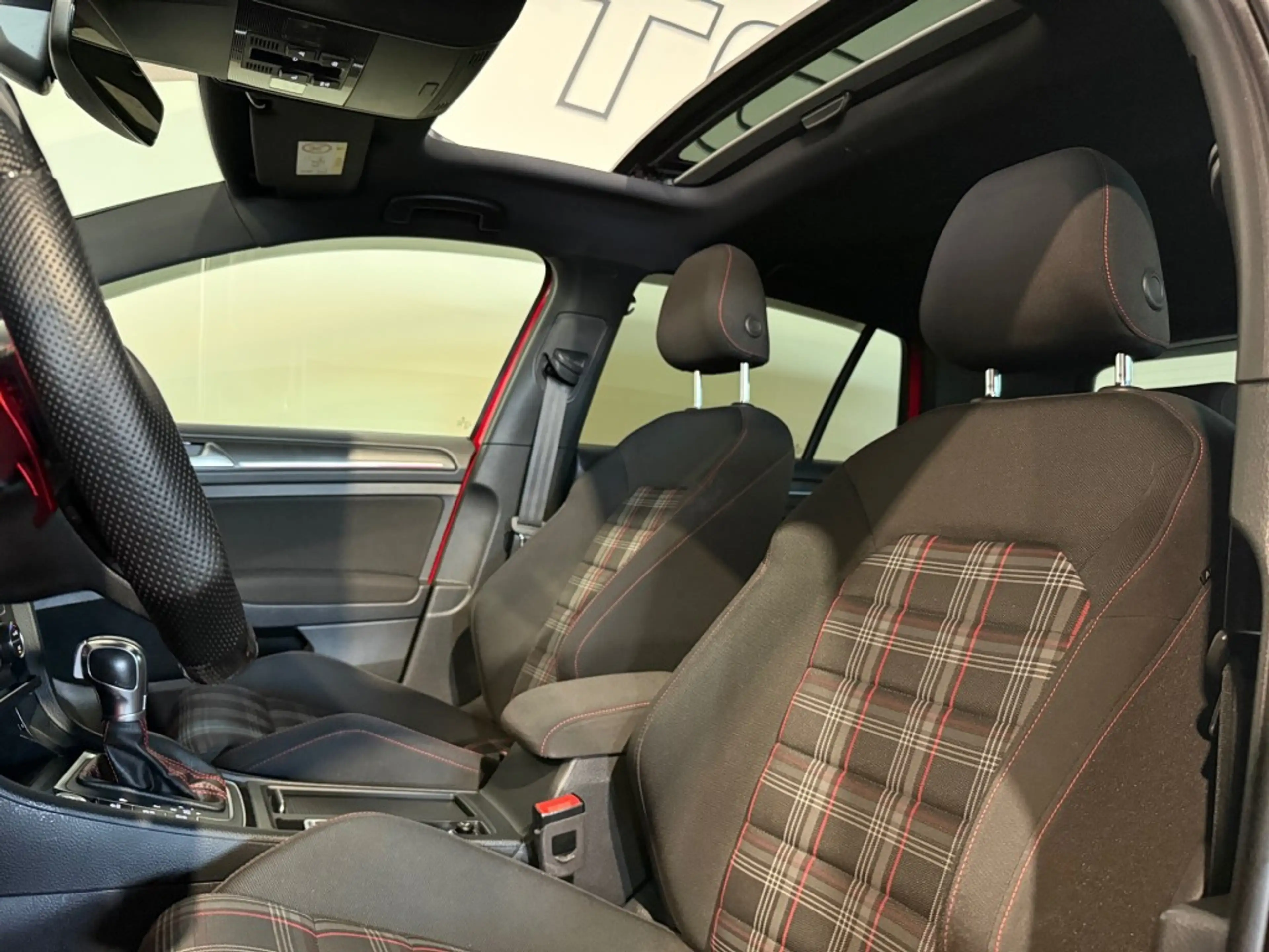 Volkswagen Golf GTI 2.0 TSI GTI PERF. l BOMVOL l PANO l VIRTUAL l DYNE — photo 40
