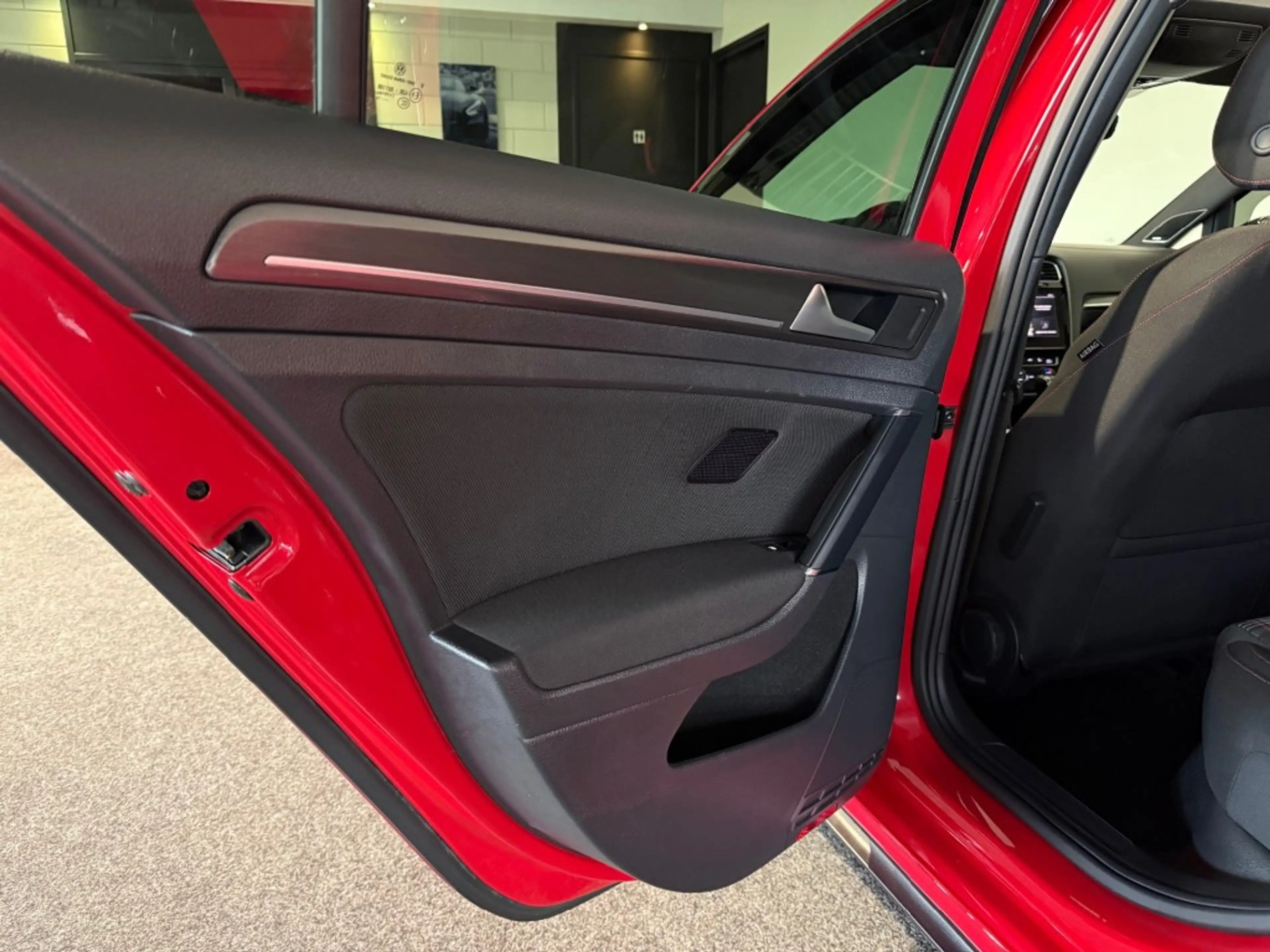 Volkswagen Golf GTI 2.0 TSI GTI PERF. l BOMVOL l PANO l VIRTUAL l DYNE — photo 41