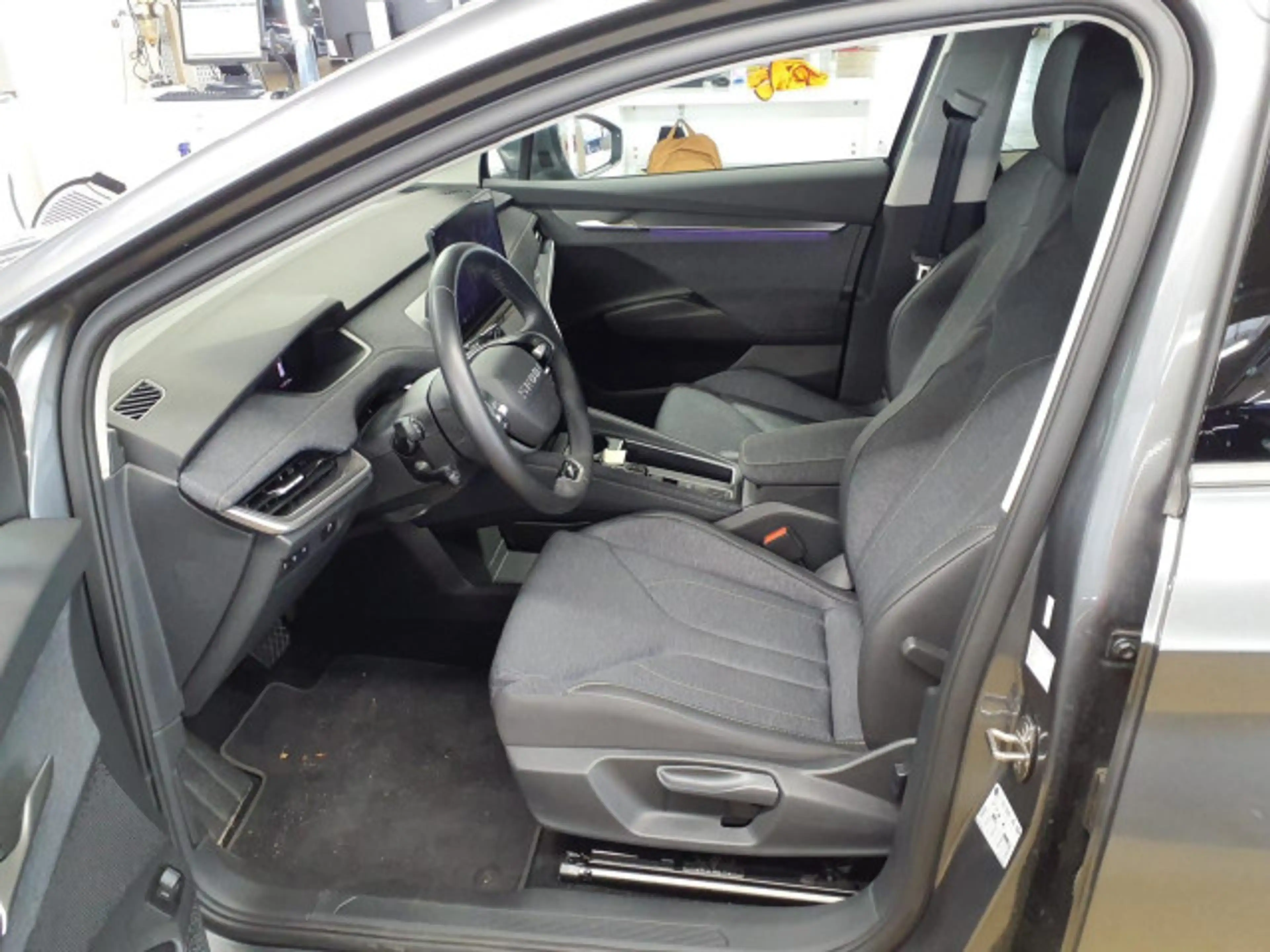 Skoda Elroq Loft electric LED Navi WÄPU AHK RFK SHZ — photo 4