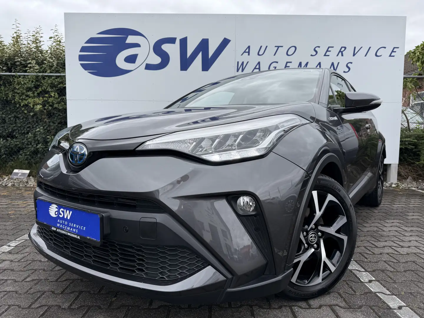 Toyota C-HR 2.0 Hybrid Team D | CarPlay | Camera | ACC | LED | Grijs - 2