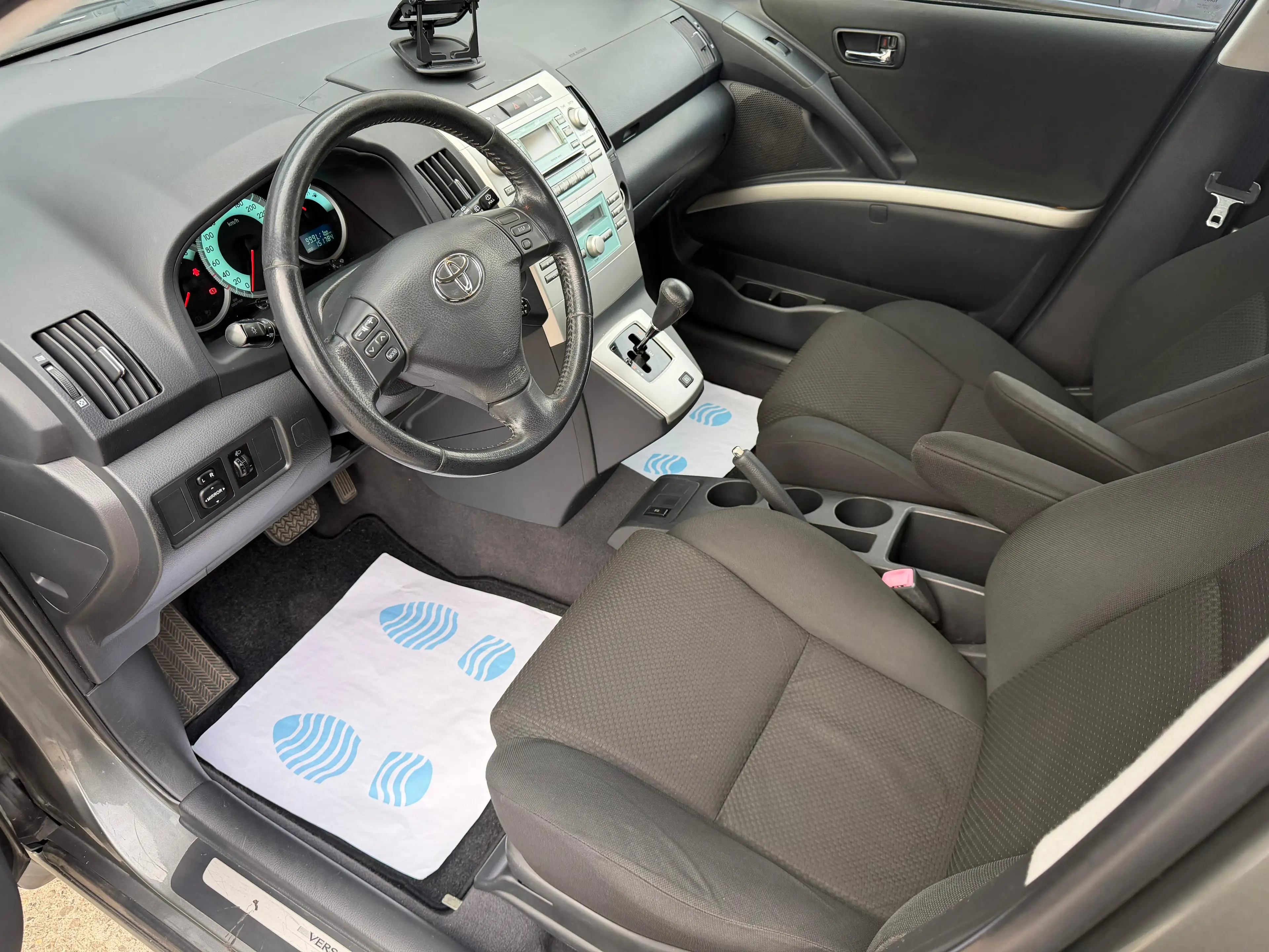 Toyota Corolla Verso 1.8i VVT-i Essence 7 places AUTOMATIQUE — photo 5