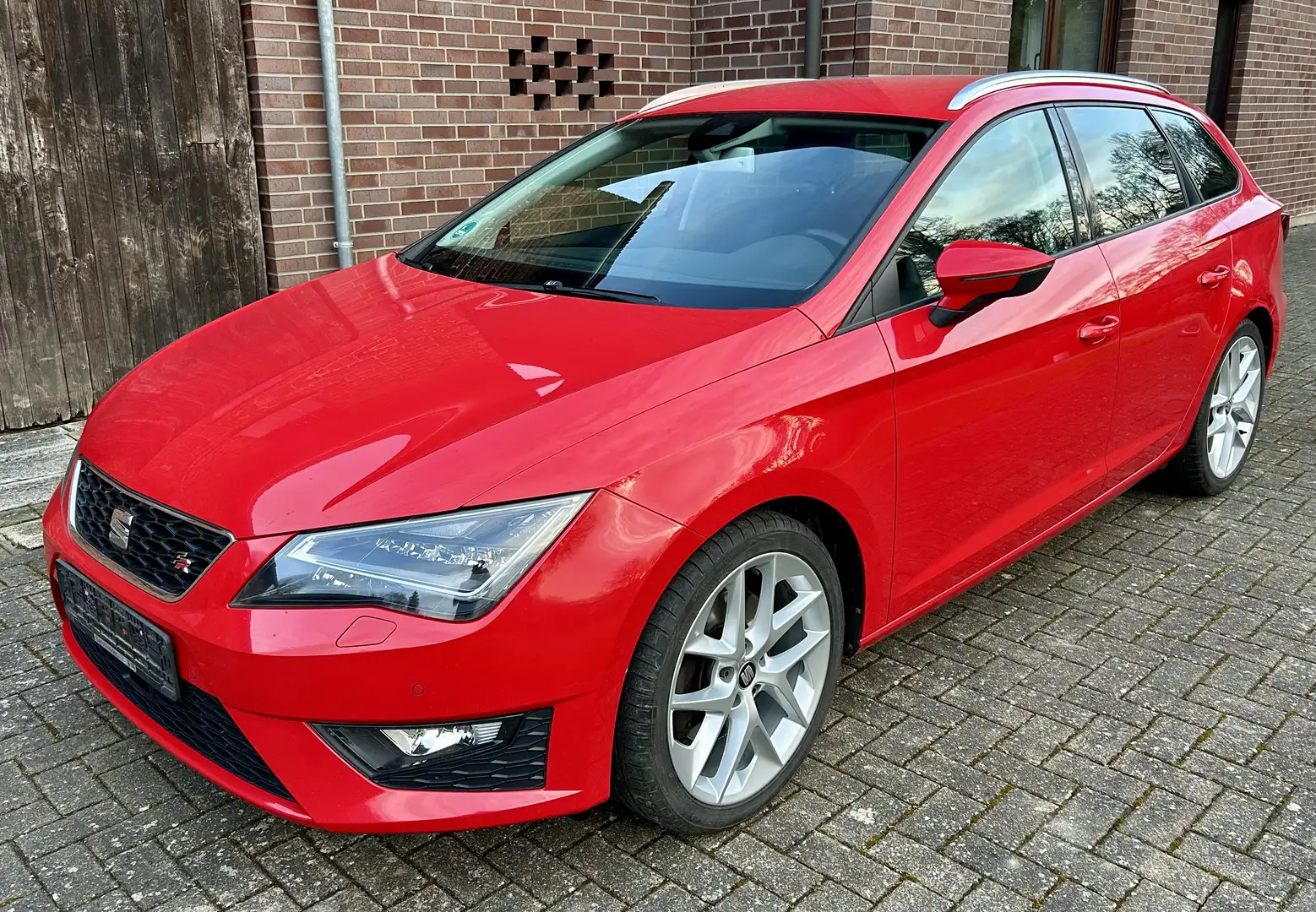 SEAT Leon ST 2.0 TDI Start&Stop DSG FR - 1