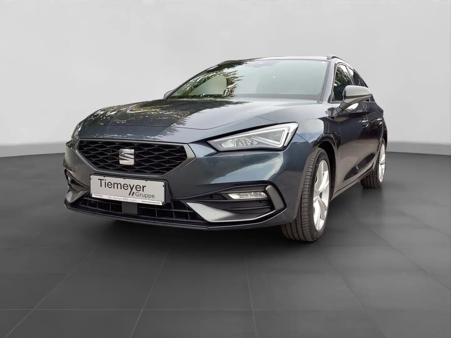 SEAT Leon Sportstourer 2.0 TDI DSG FR PANO KAMERA BEA Grau - 2