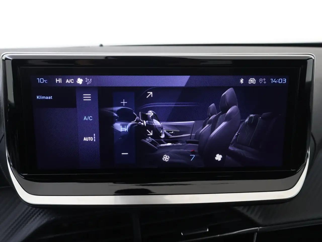 Peugeot 2008 1.2 Hybrid 136 Allure (+ Trekhaak) 29