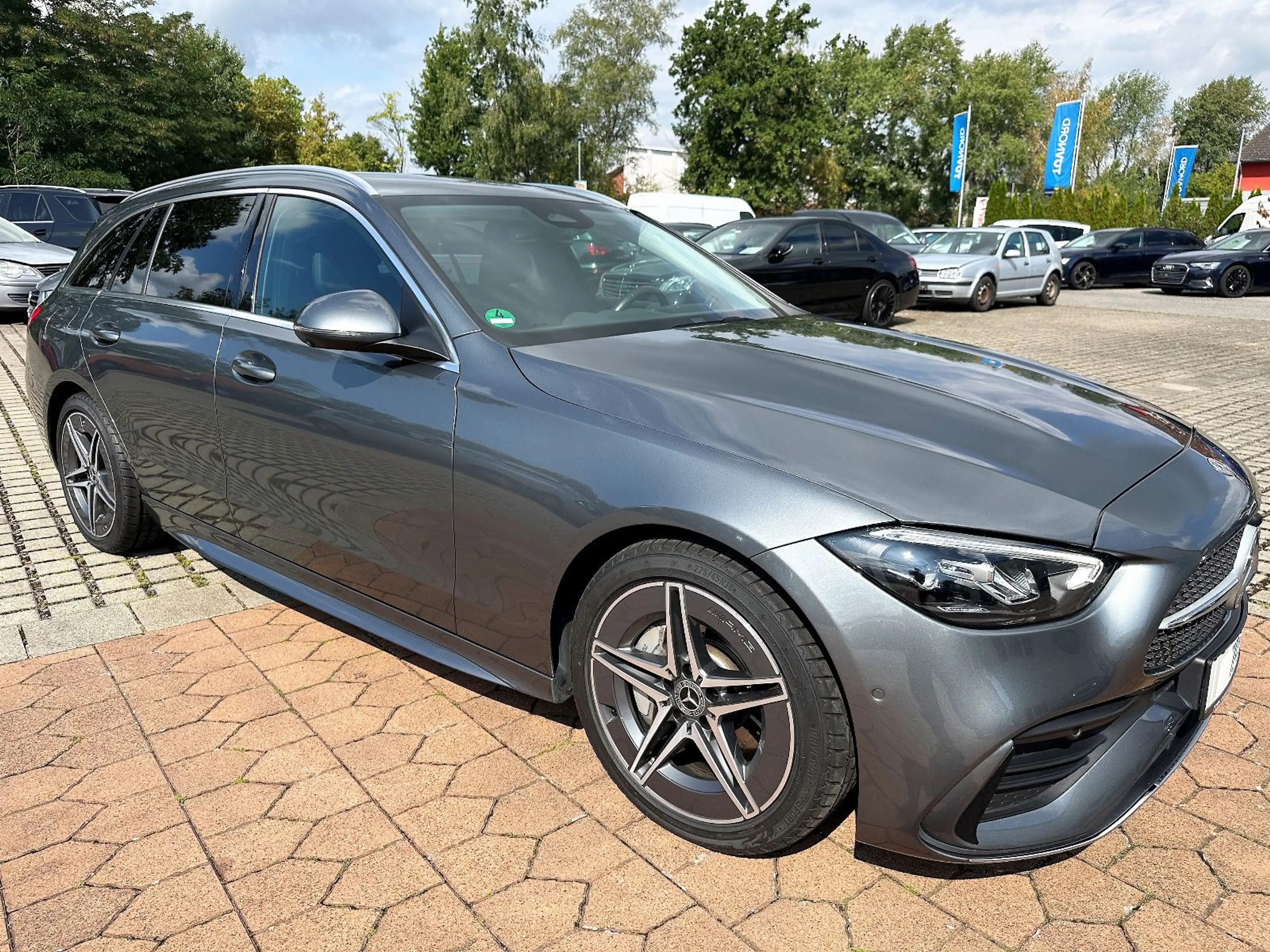 Mercedes-Benz C 220 d T AMG Line AHK / Alcantara / LED — photo 2