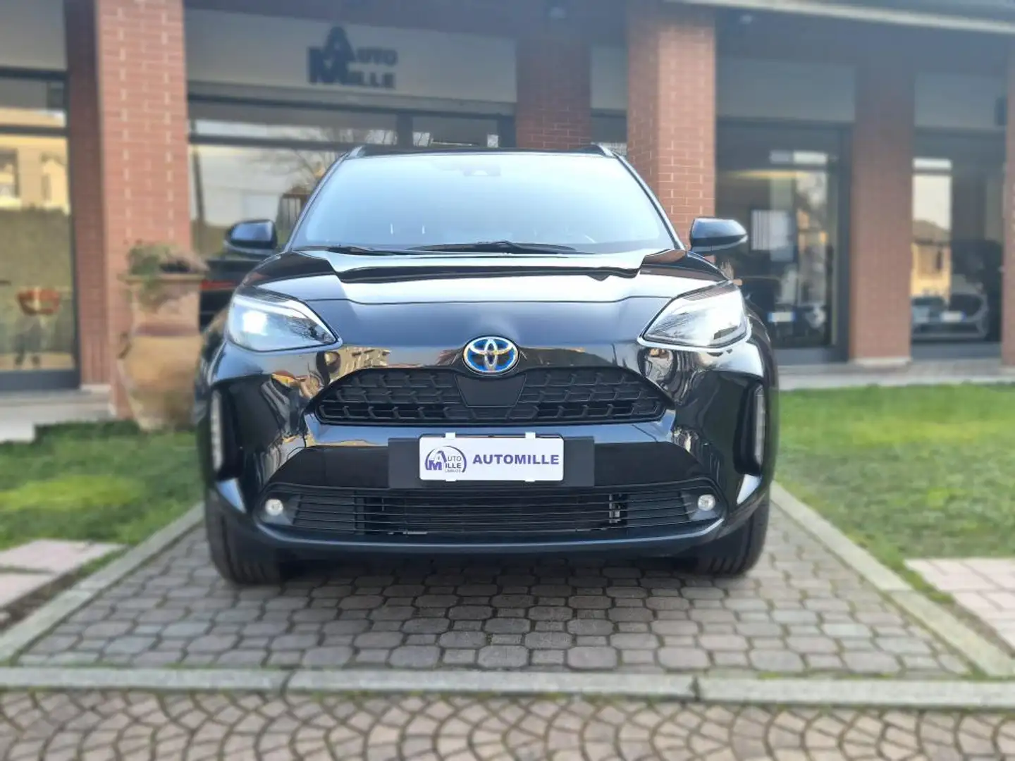Toyota Yaris Cross 1.5h Trend awd-i 116cv e-cvt Gris - 2