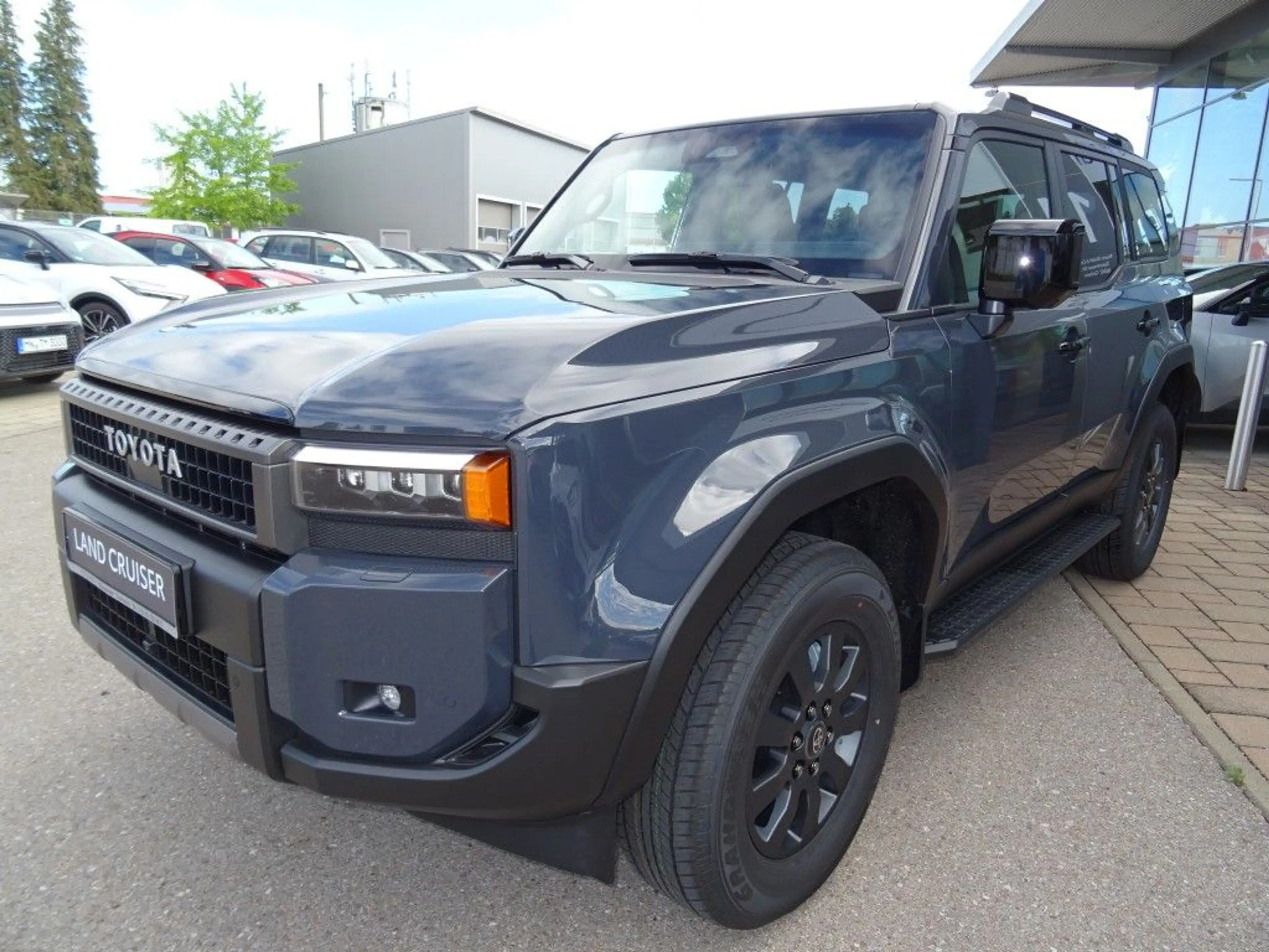 Toyota Land Cruiser 2.8 D-4D Mild-Hybrid Automatik Executive — photo 3