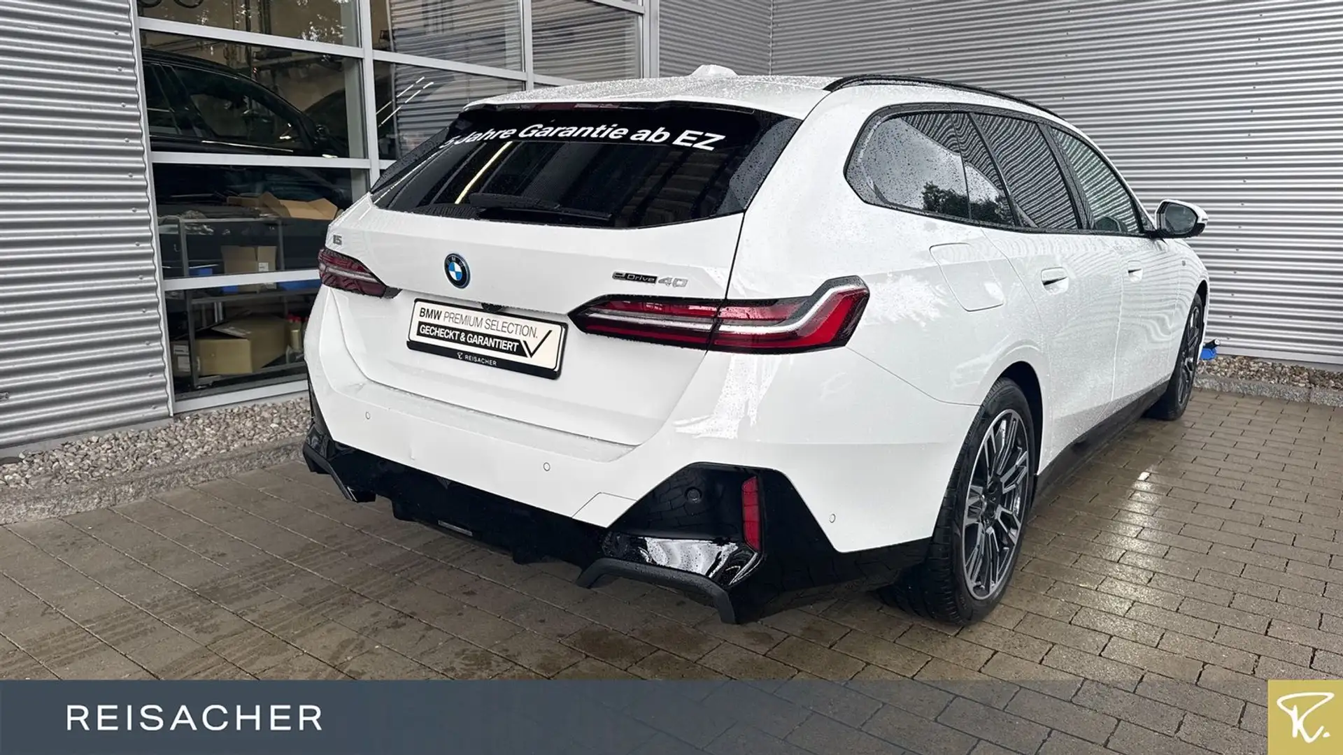 BMW M2 i5 A Tou eDrive40 M-Sport,Pano,el.Sitz+Mem,AHK,D Weiß - 2