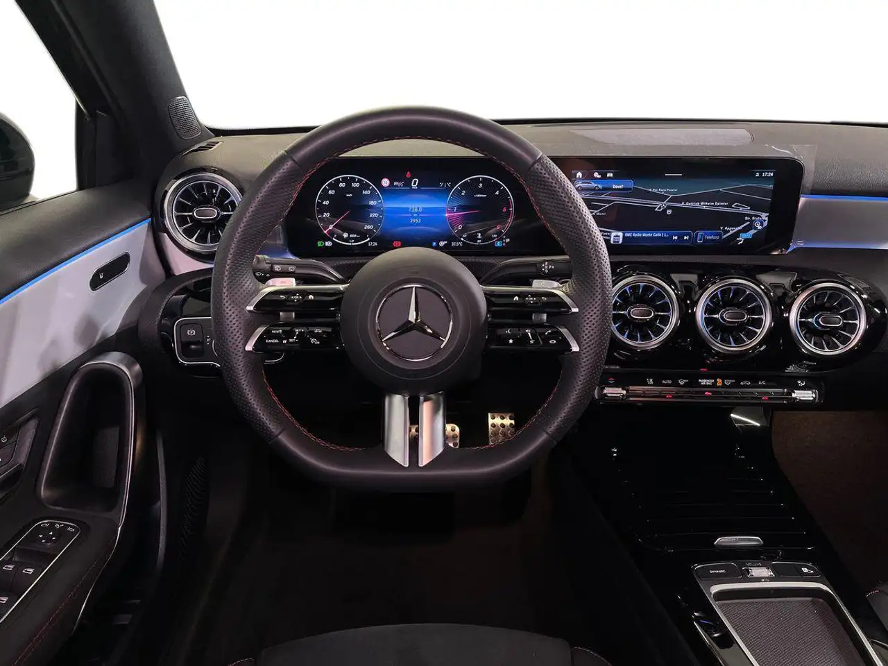 Mercedes-Benz A-Class 2026 — фото 11