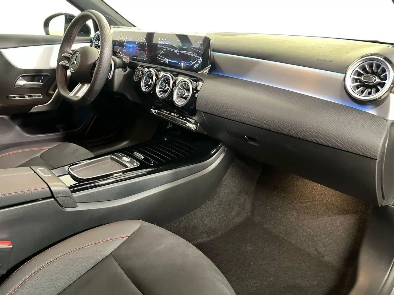 Mercedes-Benz A-Class 2026 — фото 15