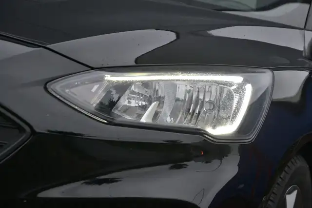 Ford Focus view 5