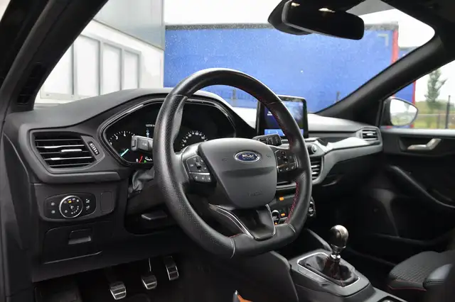 Ford Focus view 7