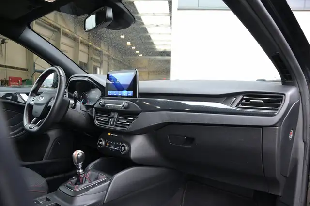 Ford Focus view 10