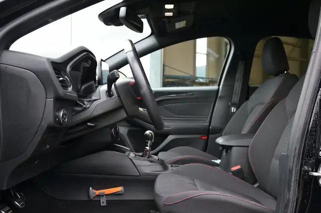 Ford Focus view 8