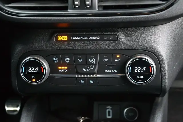 Ford Focus view 13